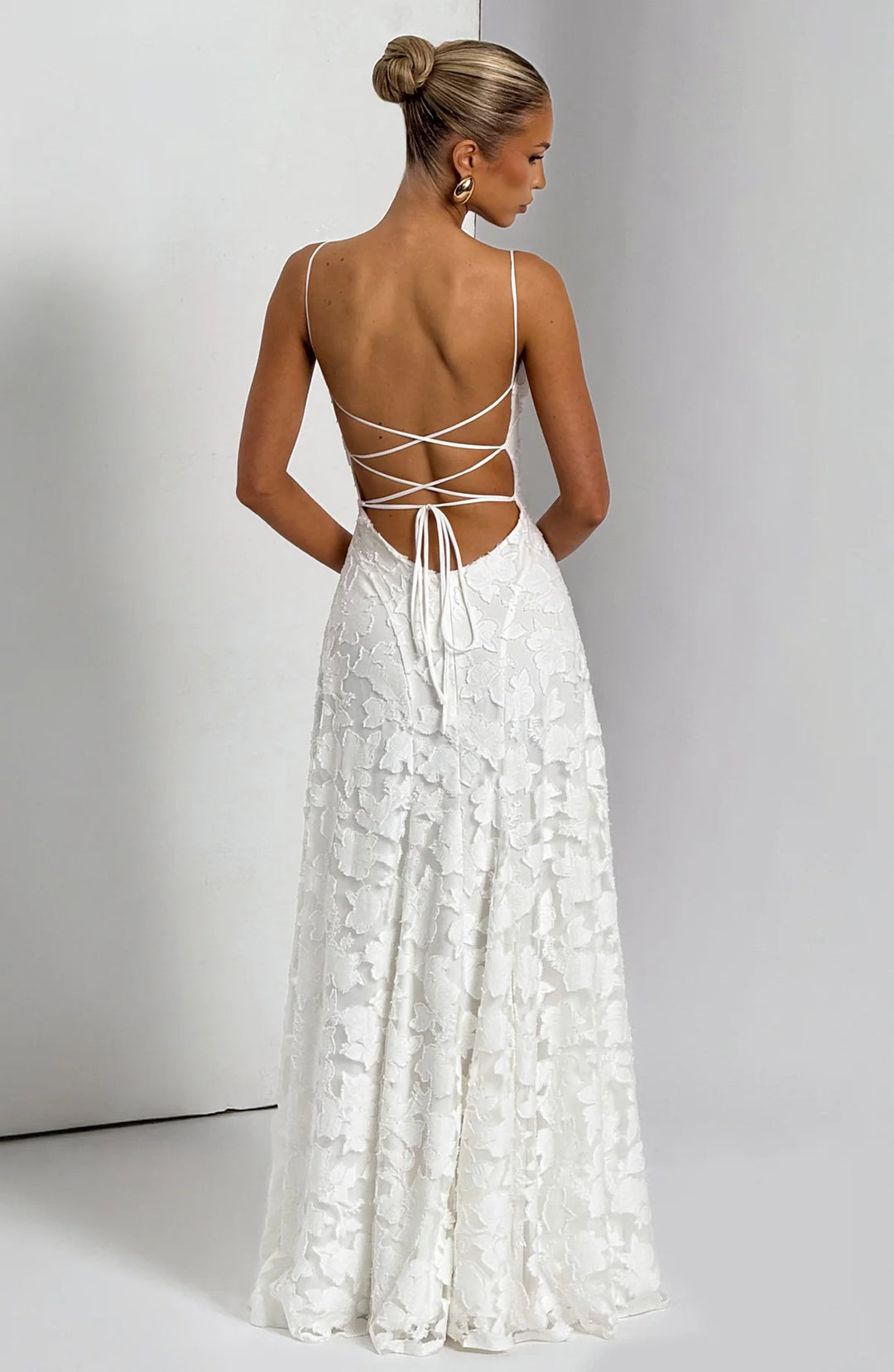 Élodie Lace Backless Maxi Dress